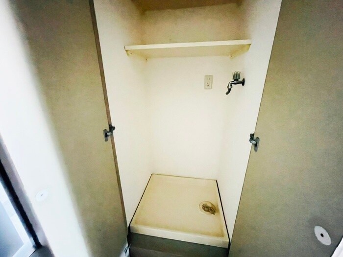 物件内観写真12　(洗濯機置場)