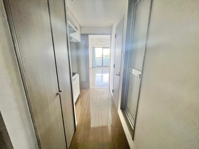 物件内観写真18　(廊下)