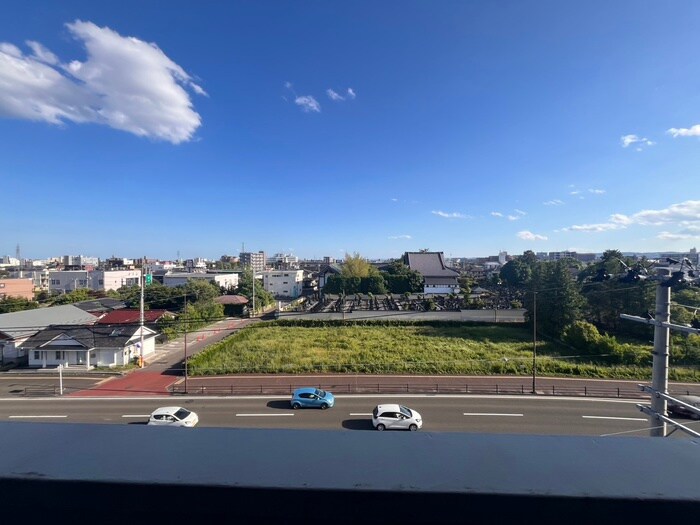 物件内観写真22　(室内からの展望)