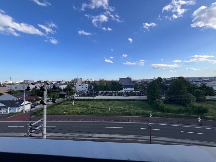 物件内観写真22　(室内からの展望)