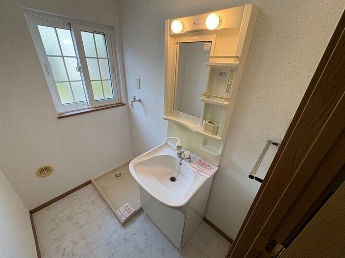 物件内観写真12　(洗面)