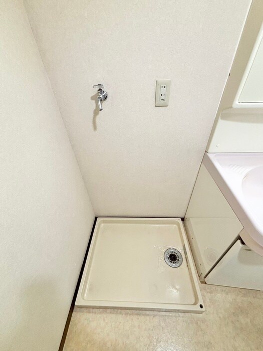 物件内観写真14　(洗濯機置場)