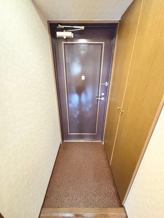 物件内観写真17　(玄関)