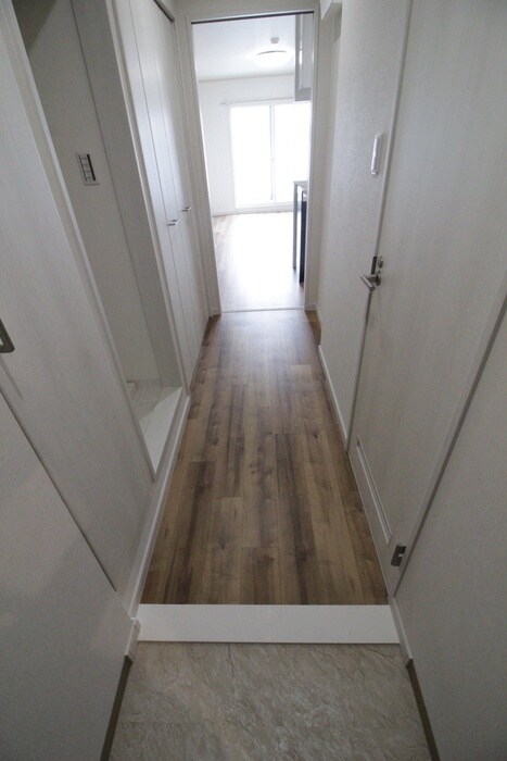 物件内観写真16　(玄関)