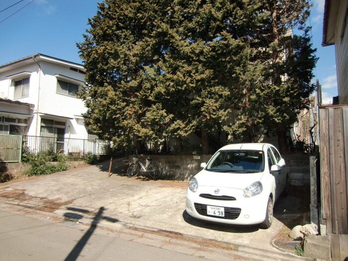 物件外観写真5　(駐車場)