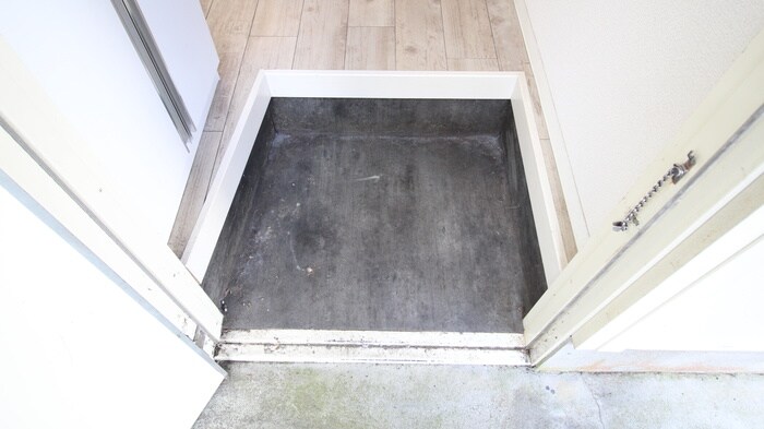 物件内観写真16　(玄関)