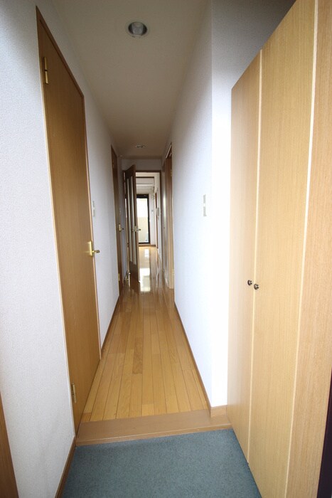 物件内観写真17　(廊下)