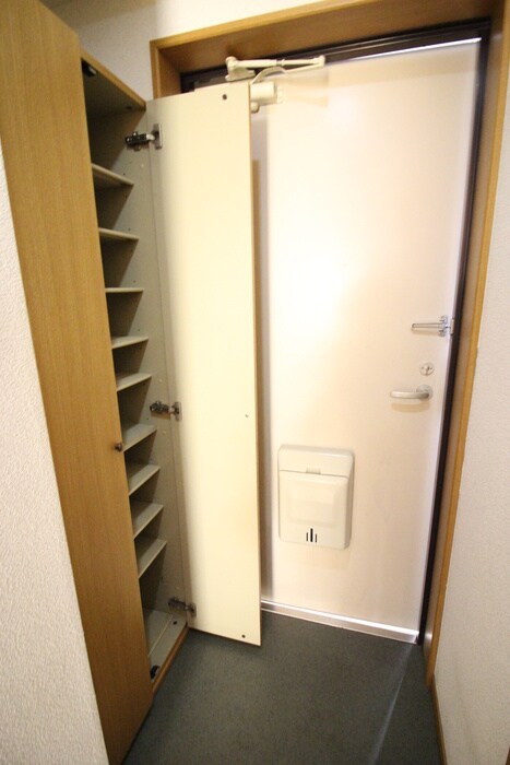 物件内観写真18　(玄関)