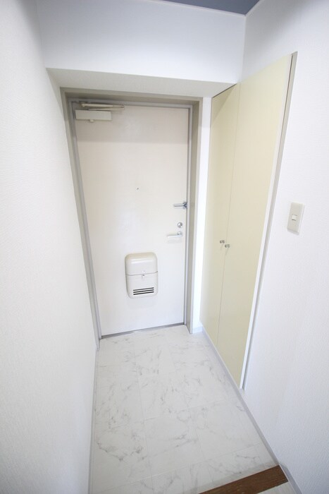 物件内観写真18　(玄関)