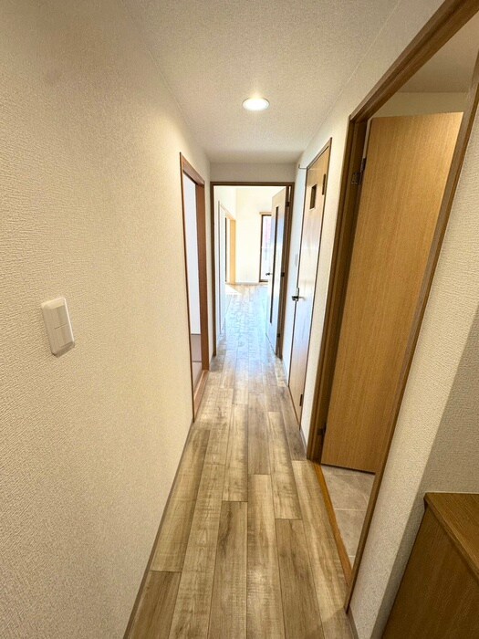 物件内観写真17　(廊下)