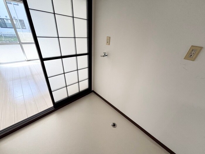 物件内観写真17　(洗濯機置場)