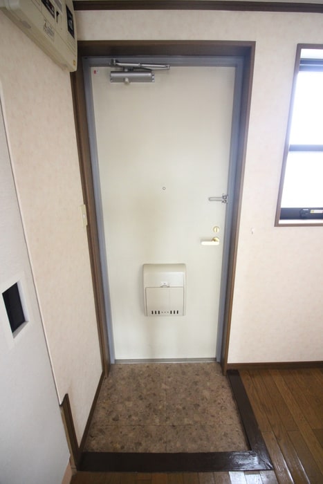 物件内観写真11　(玄関)