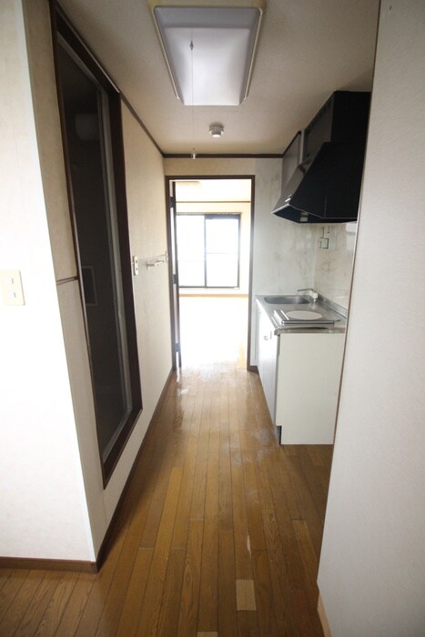 物件内観写真12　(廊下)
