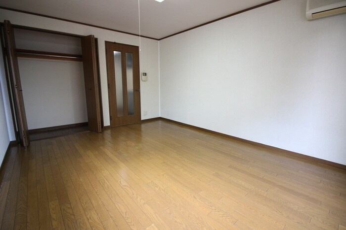 物件内観写真16　(居室)