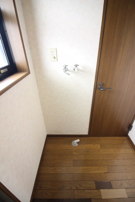 物件内観写真20　(洗濯機置場)