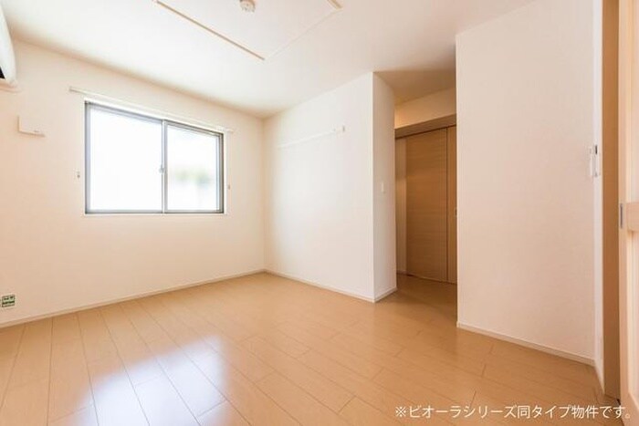物件内観写真8　(居室)