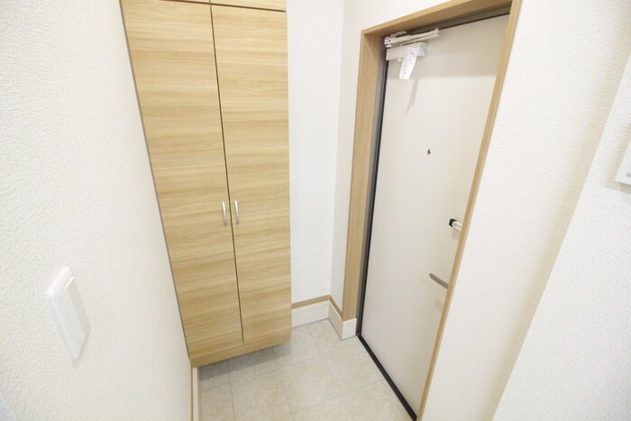 物件内観写真16　(玄関)