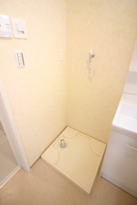 物件内観写真9　(洗濯機置場)