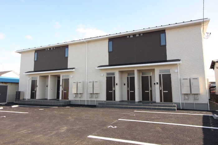 物件外観写真4　(エントランス部分)