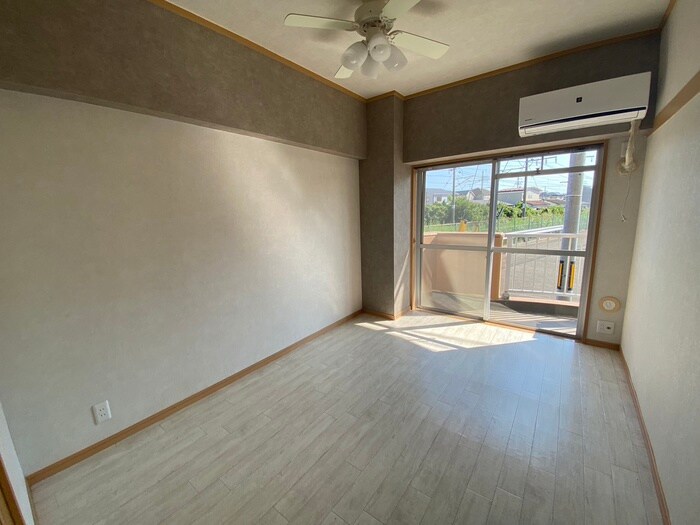 物件内観写真8　(居室)