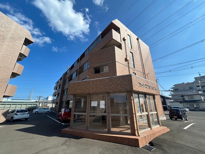 物件外観写真4　(エントランス部分)