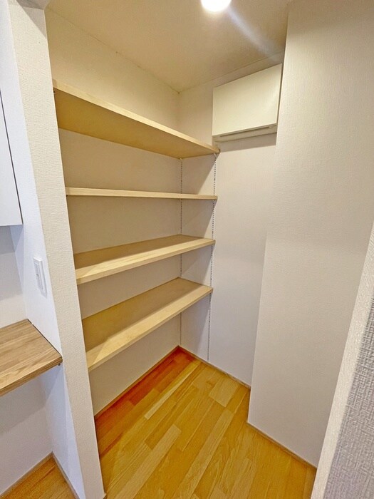 物件内観写真12　(収納)