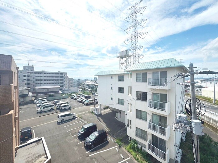 物件内観写真13　(室内からの展望)