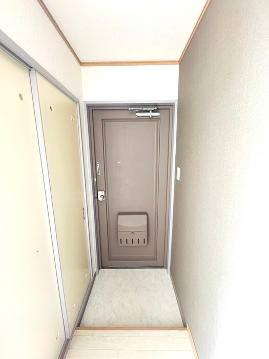 物件内観写真15　(玄関)