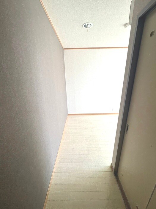 物件内観写真16　(廊下)