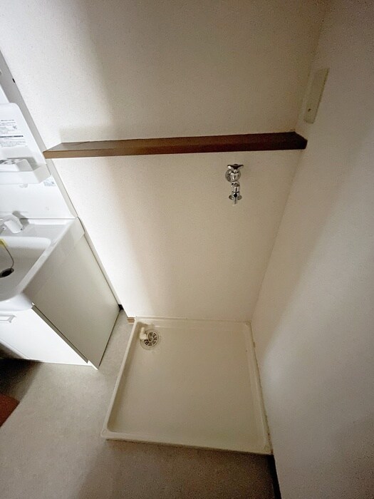 物件内観写真12　(洗濯機置場)