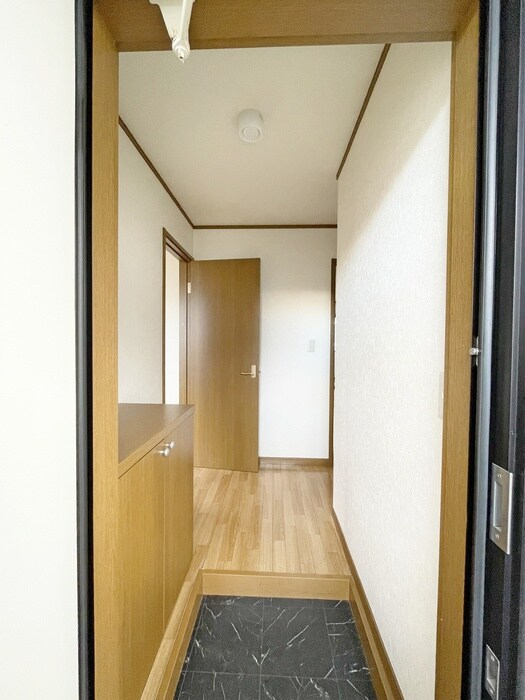 物件内観写真14　(玄関)