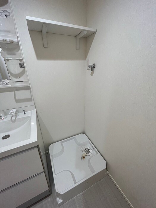 物件内観写真14　(洗濯機置場)