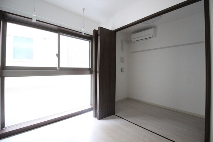 物件内観写真10　(居室)