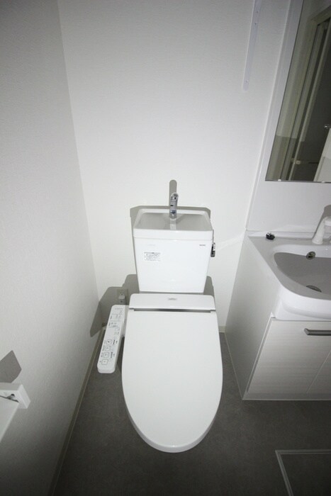 物件内観写真14　(トイレ)