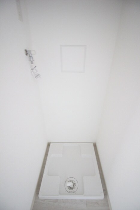 物件内観写真15　(洗濯機置場)