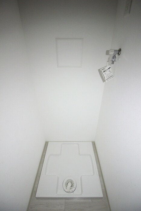 物件内観写真15　(洗濯機置場)