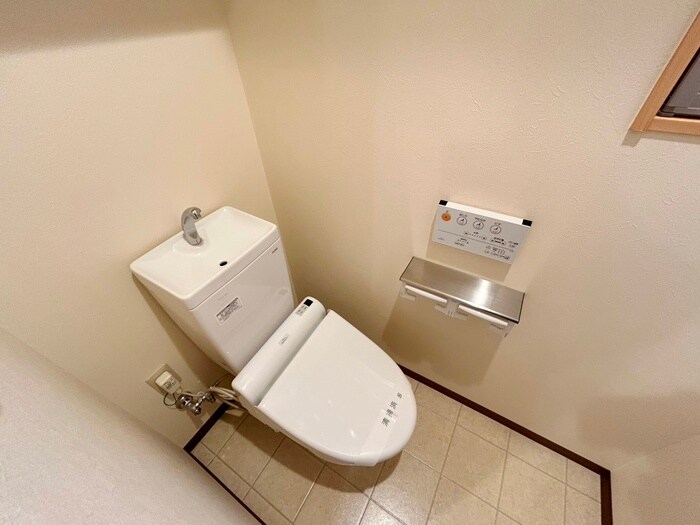 物件内観写真11　(トイレ)