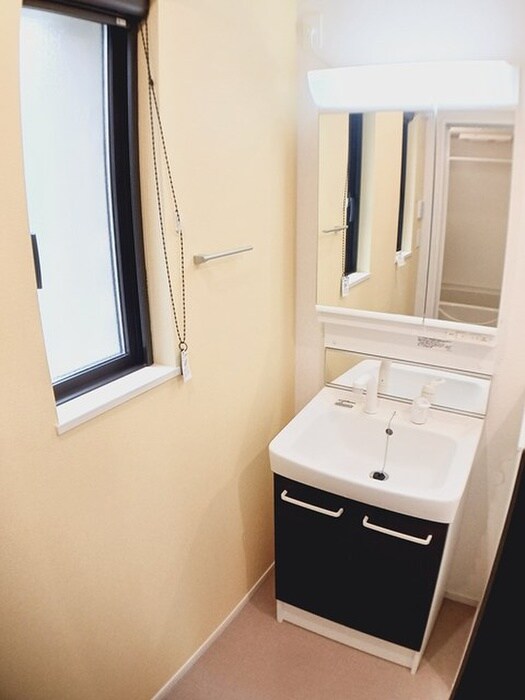 物件内観写真11　(洗面)