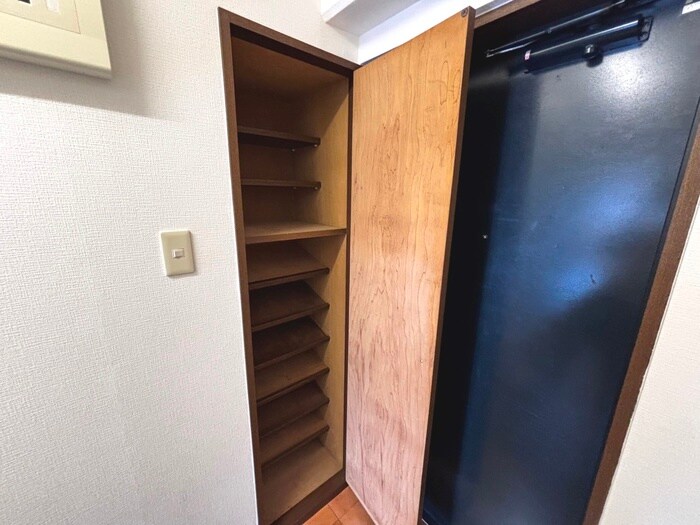物件内観写真18　(靴箱)