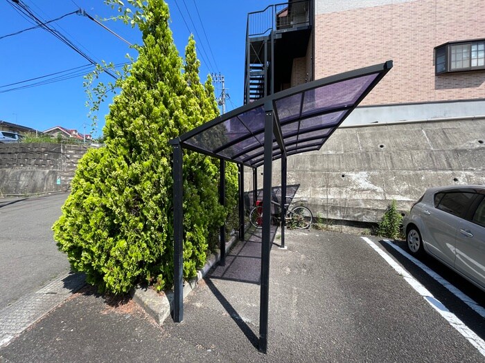 物件外観写真2　(駐輪場)