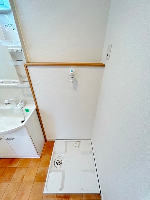 物件内観写真15　(洗濯機置場)