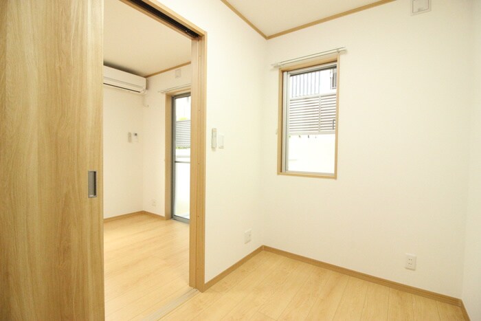 物件内観写真10　(居室)