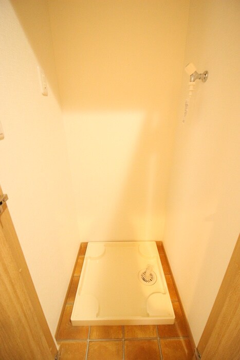 物件内観写真15　(洗濯機置場)