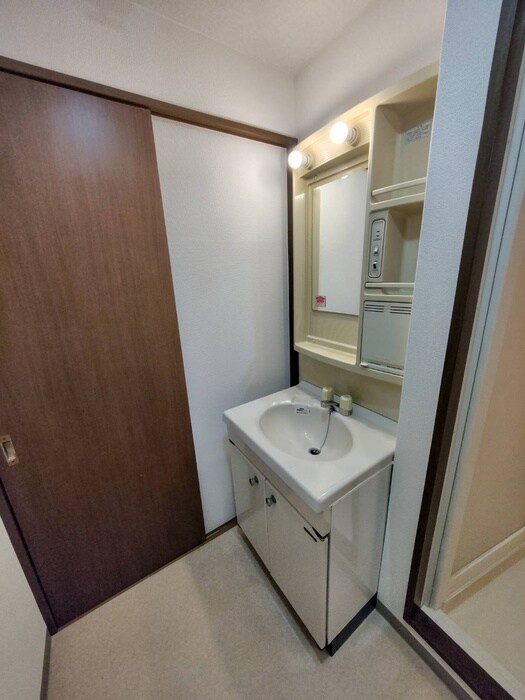 物件内観写真12　(洗面)