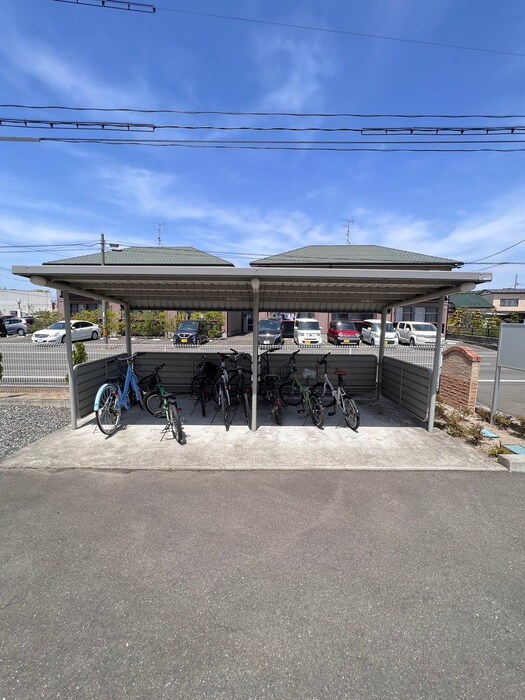 物件外観写真5　(駐輪場)