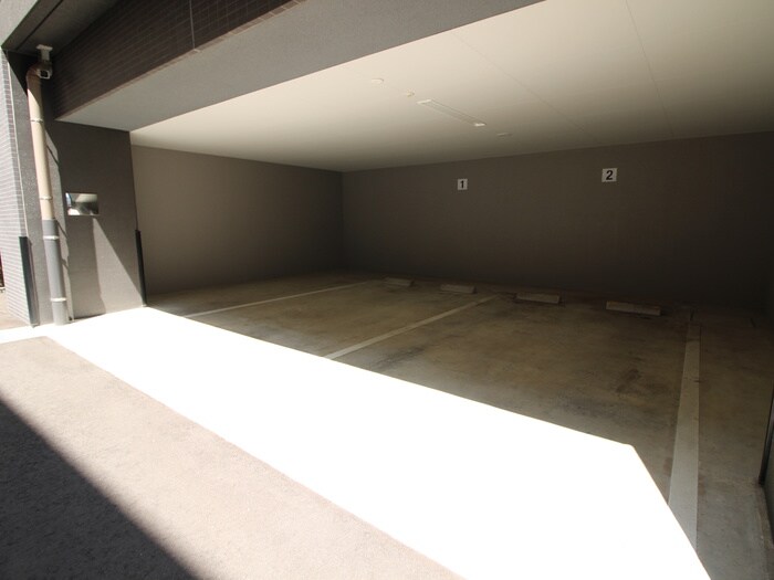 物件外観写真4　(駐車場)