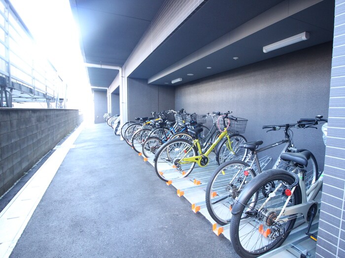 物件外観写真5　(駐輪場)