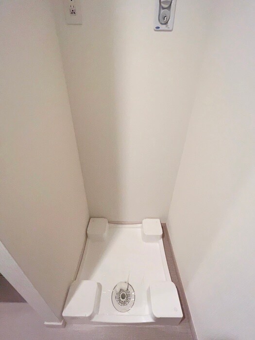 物件内観写真14　(洗濯機置場)