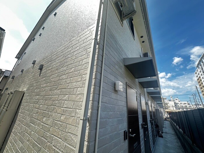 物件外観写真4　(エントランス部分)