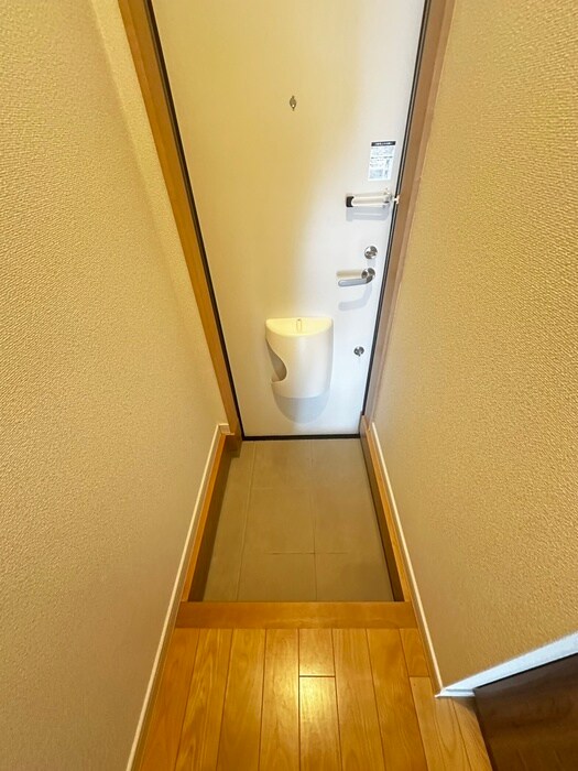 物件内観写真18　(玄関)